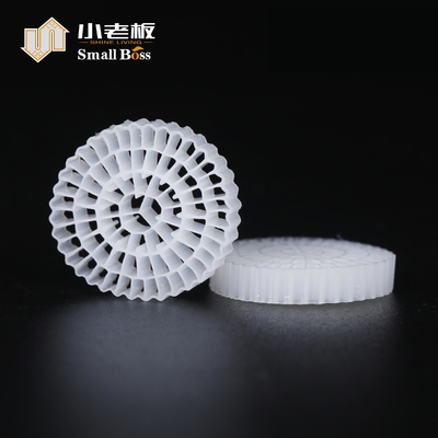 Mua Mẫu 75 lỗ Vùng bề mặt lớn Màu trắng MBBR đáng tin cậy Biô môi trường lọc cho RAS online manufacture