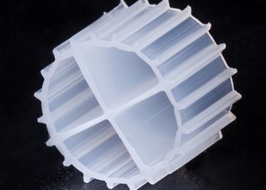Mua Màu trắng MBBR Media Biofilm Carrier với Super Decarburization và nguyên chất HDPE online manufacture