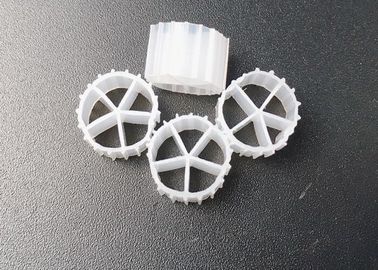 Mua Fish Farm Bioballs BIO Filter Media Màu trắng 10 * 7mm Floating Filler 100% Virgin HDPE Bio filter media online manufacture