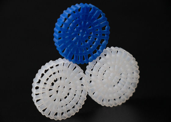 Mua Dòng lọc nước thải Phân liệu lọc nhựa MBBR HDPE biomover lớn 1200 m2/m3 Vùng bề mặt online manufacture