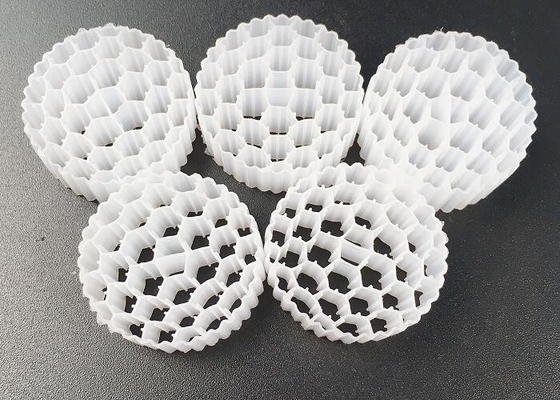 Xử lý nước 38 lỗ Mbbr Ras 800m2 / M3 Diện tích bề mặt Phương tiện sinh học