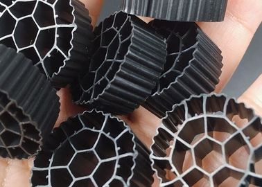 Màu đen K3 MBBR Trình mang bộ lọc cho xử lý nước công nghiệp 25 * 10mm