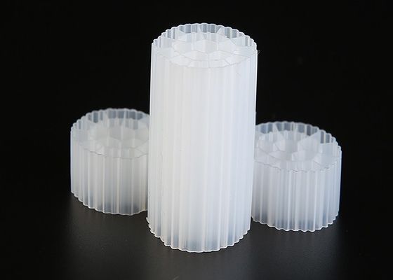 Vật liệu HDPE nguyên chất MBBR Phân liệu lọc nhựa Màu trắng Cho xử lý nước thải