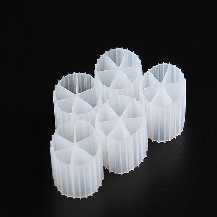 Thời gian sử dụng dài MBBR Biocell Filter Media 0.96g/cm3 - 0.98g/cm3 mật độ