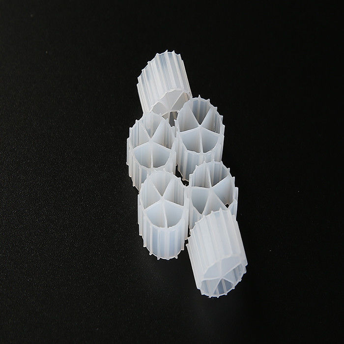 Phương tiện lọc nhựa màu trắng hoạt động sinh học cao HDPE cho ao cá