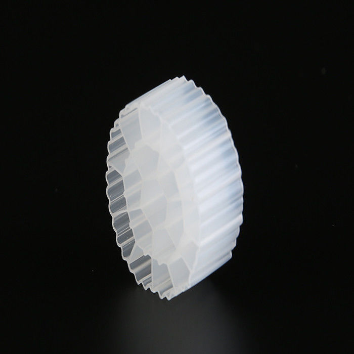 HDPE Nhựa trắng K3 Bộ lọc phương tiện xử lý nước Bio Cel Cho quá trình hồ Cass Di chuyển Amoniac Nitơ