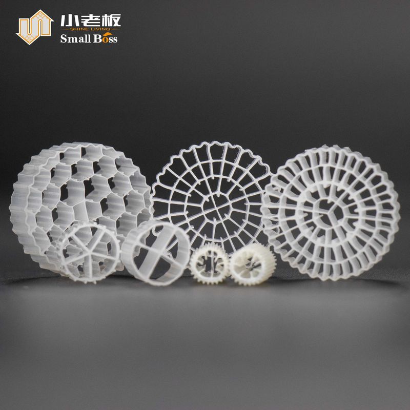 Nhựa màu đen Koi Kaldnes Filter Media Khả năng chống va chạm tốt cho nuôi trồng thủy sản