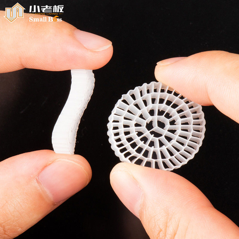 Mbbr Aquarium Filter PE nhựa vật liệu 1600M2/M3 cho nuôi cá