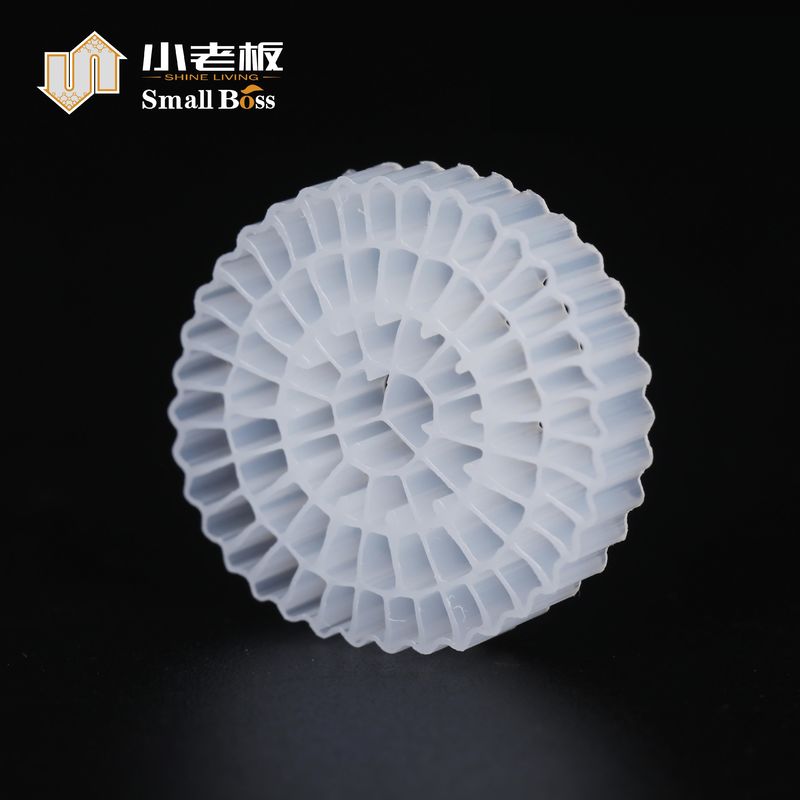Mẫu 75 lỗ Vùng bề mặt lớn Màu trắng MBBR đáng tin cậy Biô môi trường lọc cho RAS