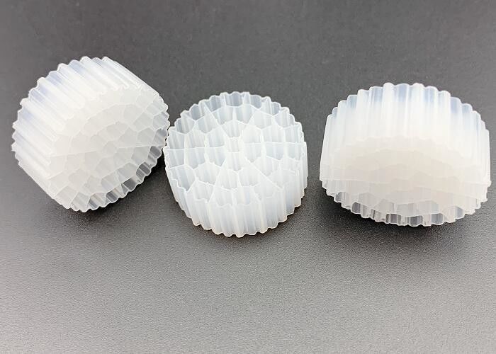 Màu trắng 25 * 10MM PE Mbbr Phương tiện lọc nổi