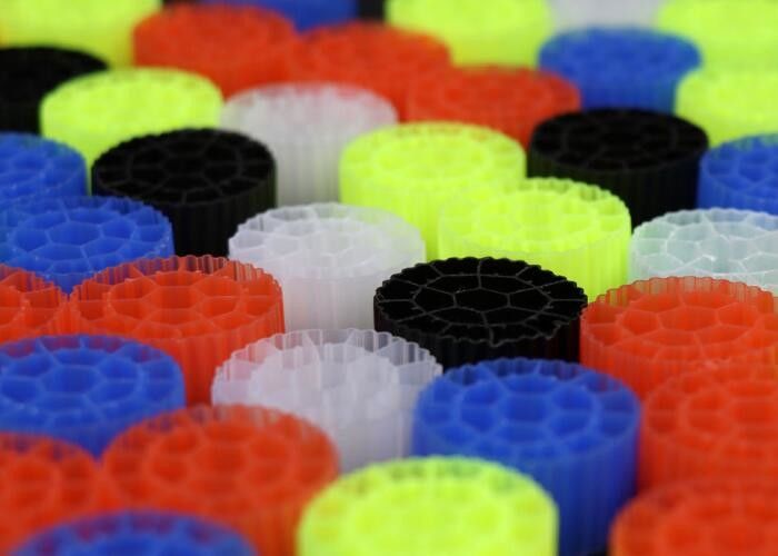 K3 Màu trắng HDPE vật liệu MBBR Filter Media xử lý nước Bio Cel cho ao