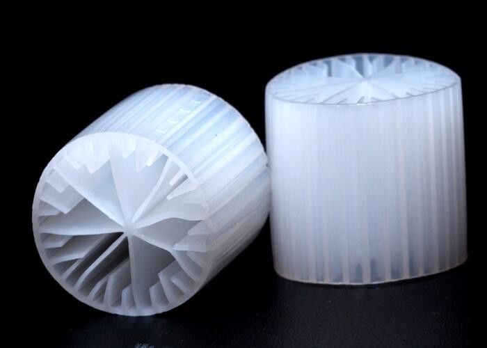 Vật liệu HDPE nguyên chất MBBR ống sinh học Phương tiện lọc cho bể thiếu khí 15 * 15mm Kích thước