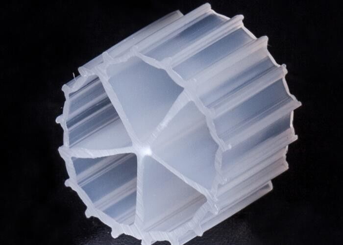 PE FDA Vật liệu thô Aquariums K1 Micro Filter Media Moving Bed Biofilm Reactor