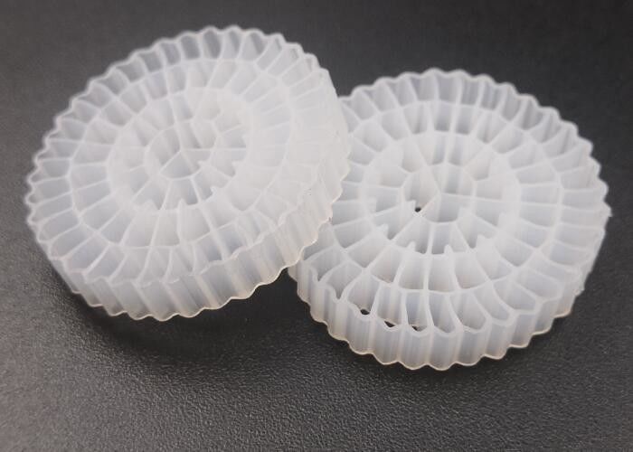 Vật liệu HDPE nguyên chất MBBR Bio Media K5 Màu trắng Với kích thước 25 * 4mm Đối với thiết bị IFAS