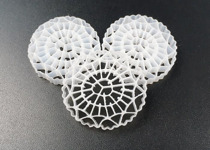 Loại bỏ cá ngừ HDPE nhựa MBBR BIO Filter Media cho xử lý nước thải