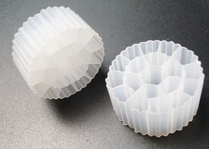 Màu trắng 25 * 12mm Mbbr Bio Media Ifas Quá trình Bod loại bỏ cá tuyết