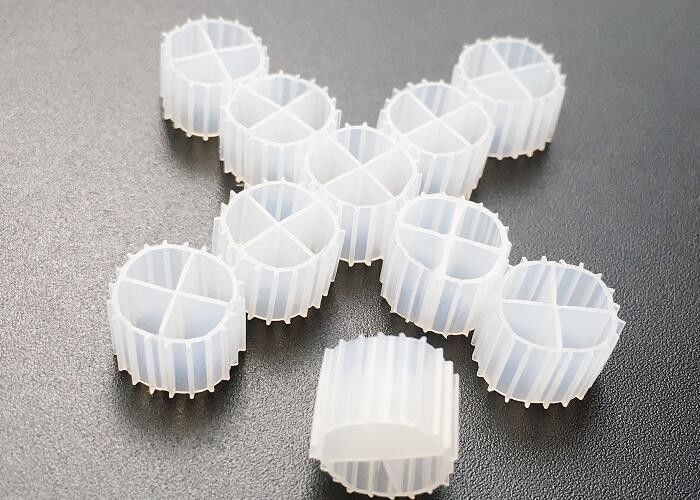 MBBR Biofilter Media Biochips 0,96 - 0,98g / Cm3 mật độ cho RAS nuôi trồng thủy sản FAB phương tiện sinh học