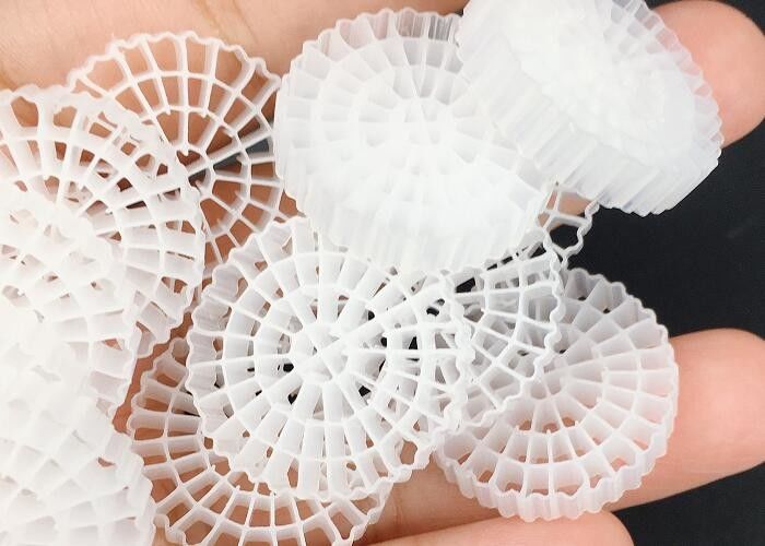 K3 Kaldnes Mbbr Quả cầu nổi BIO Filter Media Hdpe 25 * 4mm Màu trắng