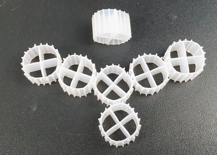 Màu trắng MBBR Media Biofilm Carrier với Super Decarburization và nguyên chất HDPE