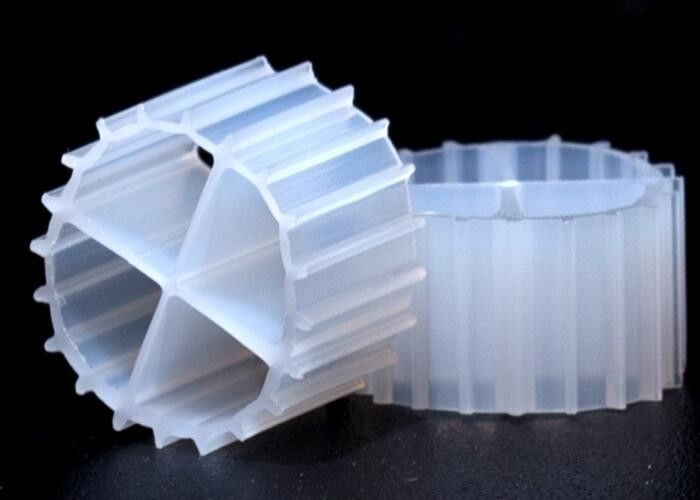 Màu trắng MBBR Media Biofilm Carrier với Super Decarburization và nguyên chất HDPE