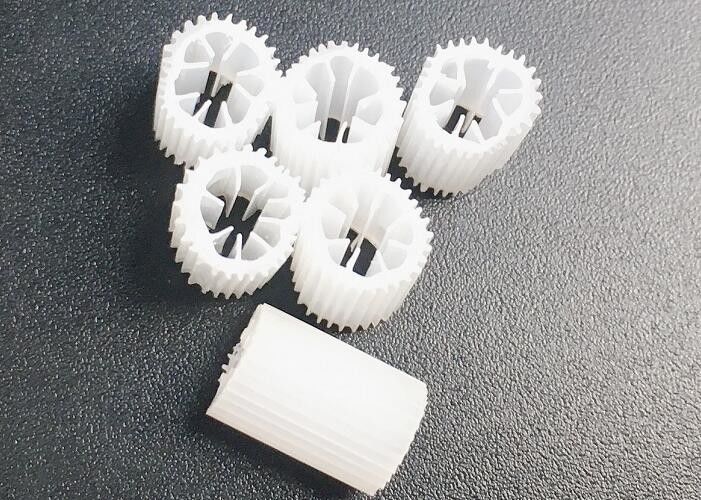 Tiết kiệm không gian Nhựa lọc nổi Kaldnes Bio Filter Media