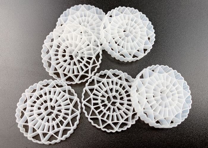 Kaldnes K5 HDPE 1600m2/M3 Biotùp bề mặt lớn MBBR Phương tiện lọc nổi