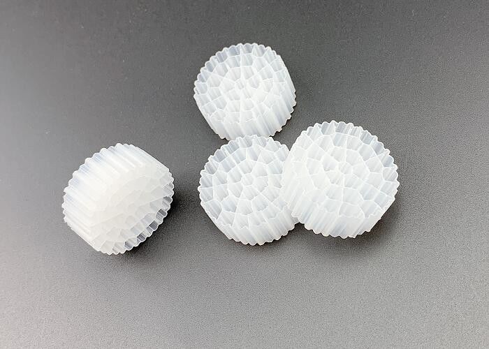 Điều trị nước Vùng bề mặt lớn MBBR Biocell Filter Media 25*10MM