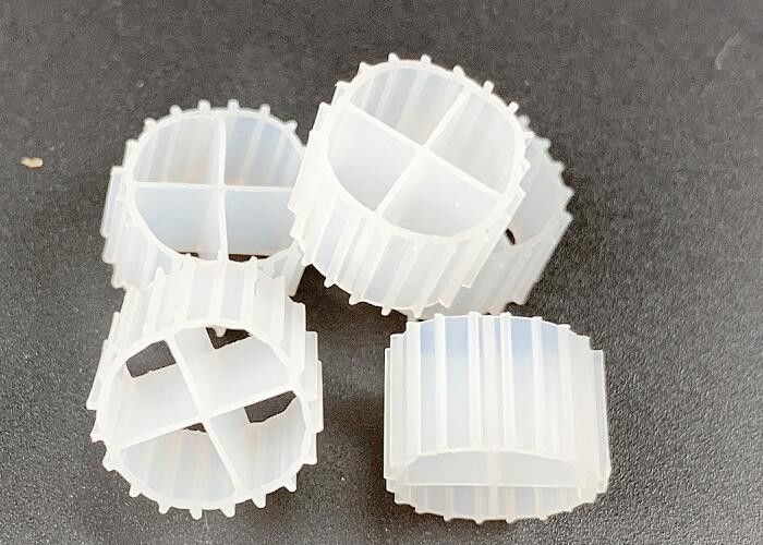 Màu trắng MBBR Media Biofilm Carrier với Super Decarburization và nguyên chất HDPE