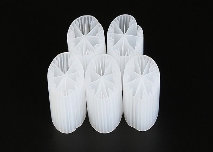 Hydrophilic White Plastic Filter Media HDPE Di chuyển giường Biofilm Reactor