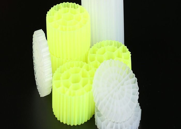 Vùng bề mặt cao MBBR Bộ lọc truyền thông bể cá Di chuyển giường Bộ lọc tiêu thụ năng lượng thấp hơn