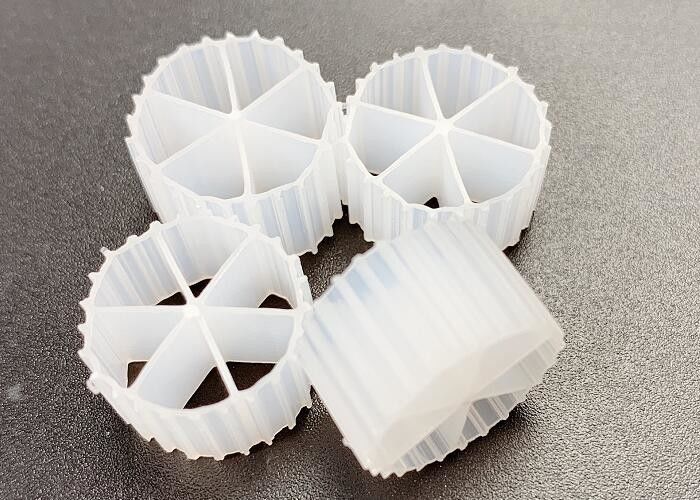 PE04 Vùng bề mặt lớn Màu trắng MBBR Bio Media 6 Phòng 800m2/M3