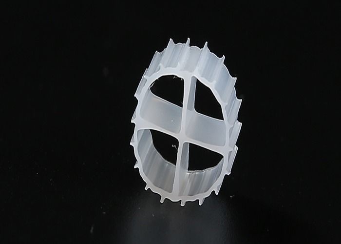 PE chống sốc Aquariums MBBR Filter Media màu trắng FDA mang 11 * 7MM MBBR Biofilm Carrier